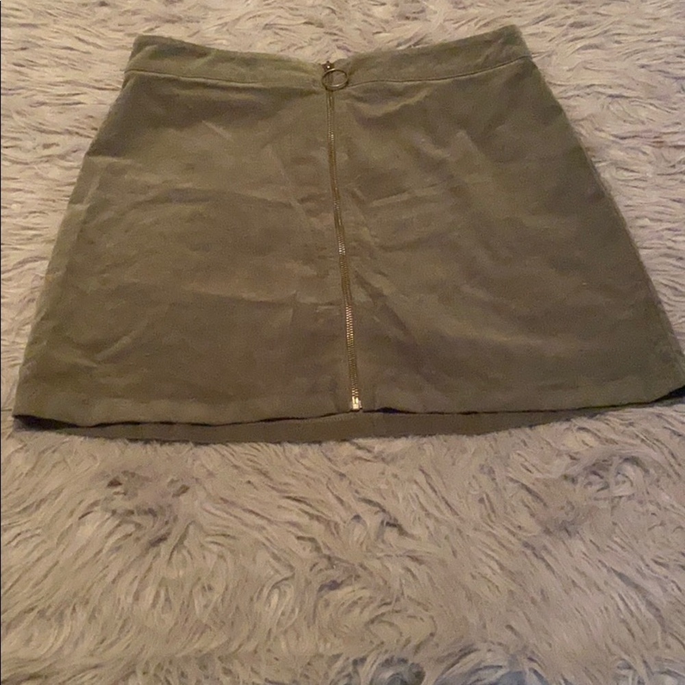 mini skirt